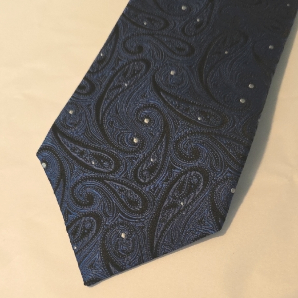 Chaps Blue and Black Paisley Tie